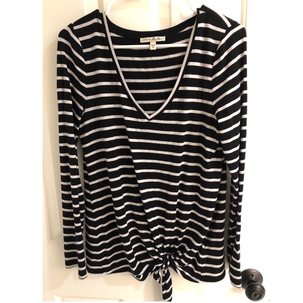 Express long sleeve v neck S